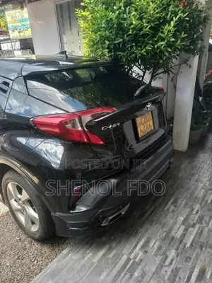 Toyota CHR 2016 SUV (Used)