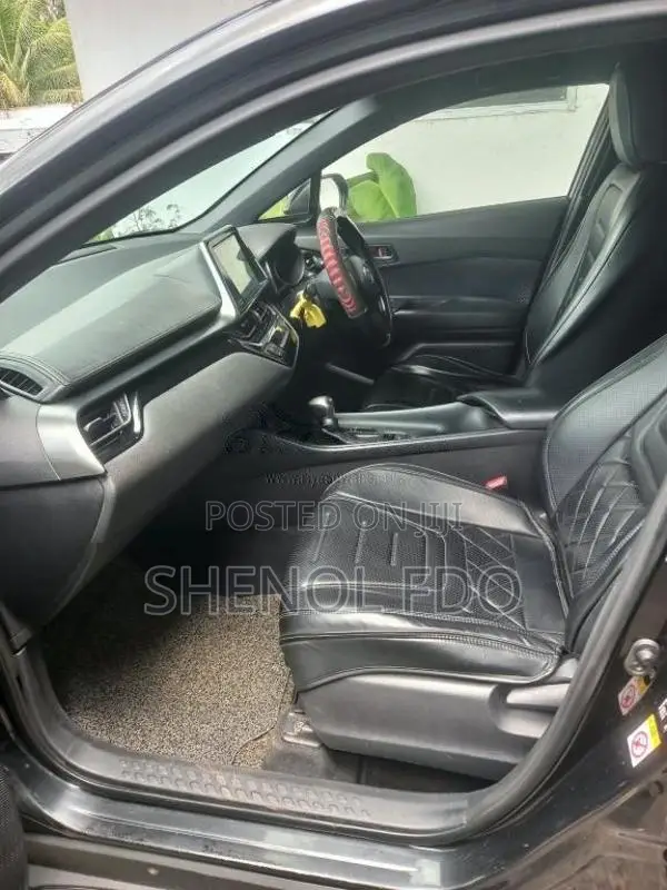 Toyota CHR 2016 SUV (Used)