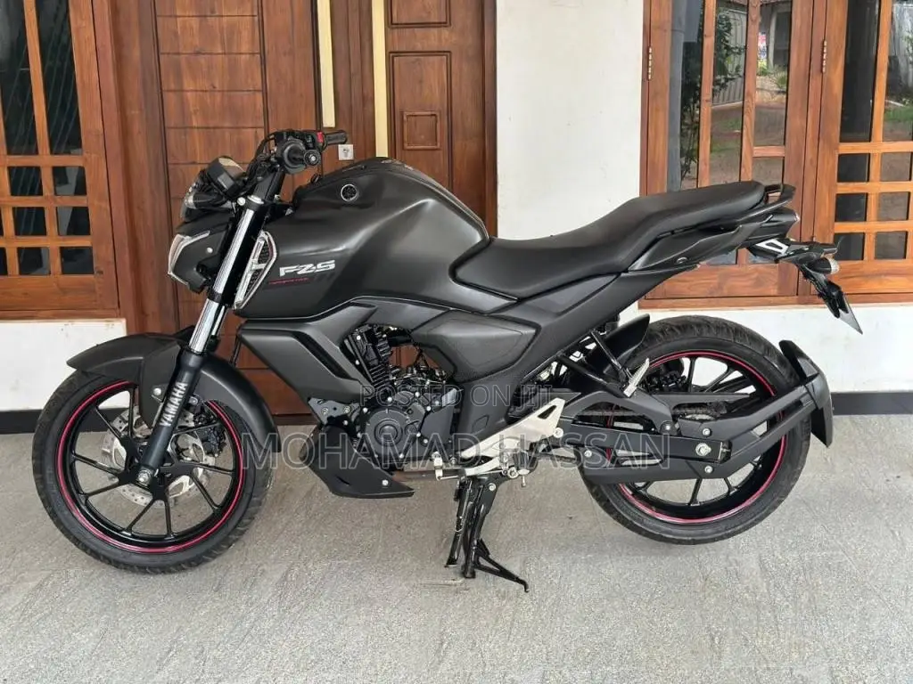 Yamaha FZ V4 2025 Motorbike (Used)