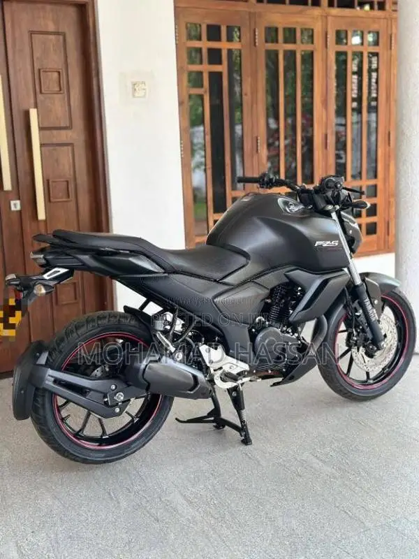 Yamaha FZ V4 2025 Motorbike (Used)