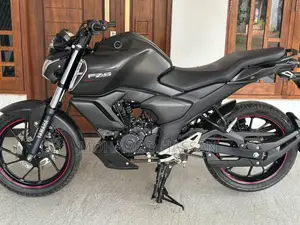 Yamaha FZ V4 2025 Motorbike (Used)
