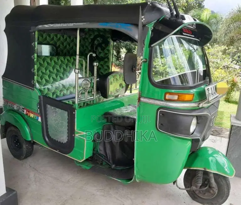 Bajaj RE 205 2014 Three Wheel (Used)