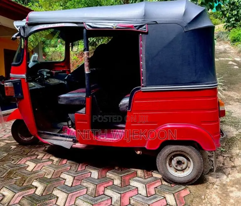Bajaj RE 205 2012 Three Wheel (Used)