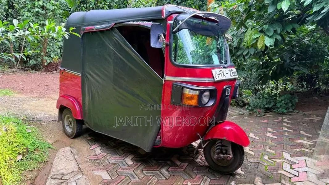 Bajaj RE 205 2012 Three Wheel (Used)