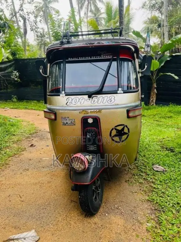 Bajaj RE 2 Stroke 2001 Three Wheel (Used)