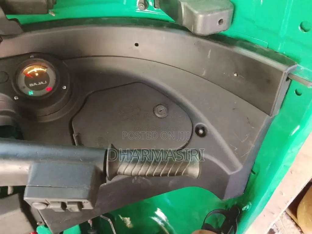 Bajaj 4 Stroke 2015 Three Wheel (Used)