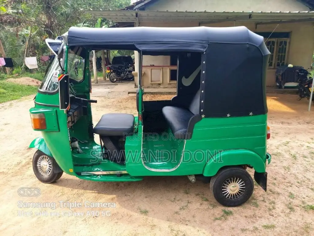 Bajaj RE 205 2013 Three Wheel (Used)
