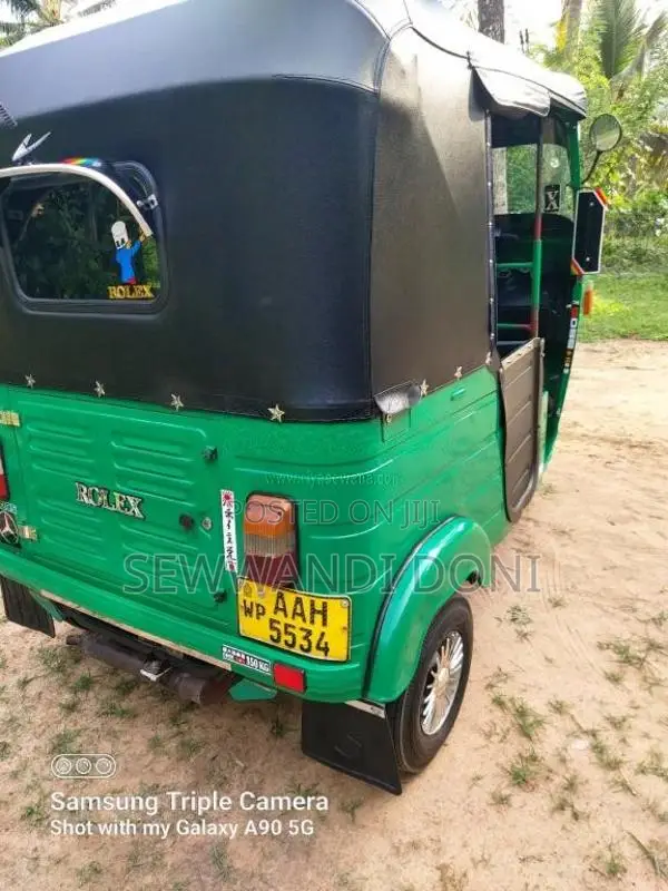 Bajaj RE 205 2013 Three Wheel (Used)