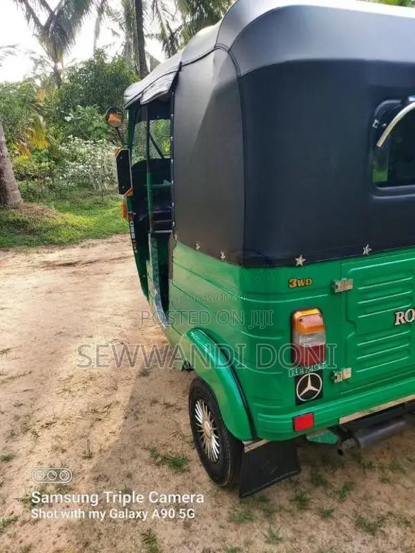 Bajaj RE 205 2013 Three Wheel (Used)