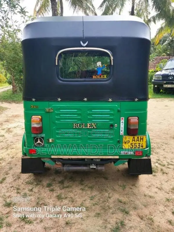 Bajaj RE 205 2013 Three Wheel (Used)