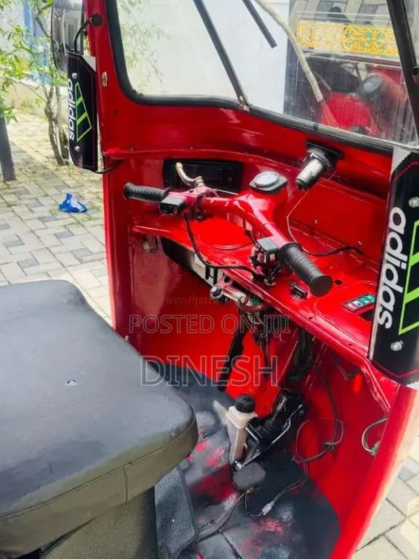 Bajaj RE 2 Stroke 2004 Three Wheel (Used)