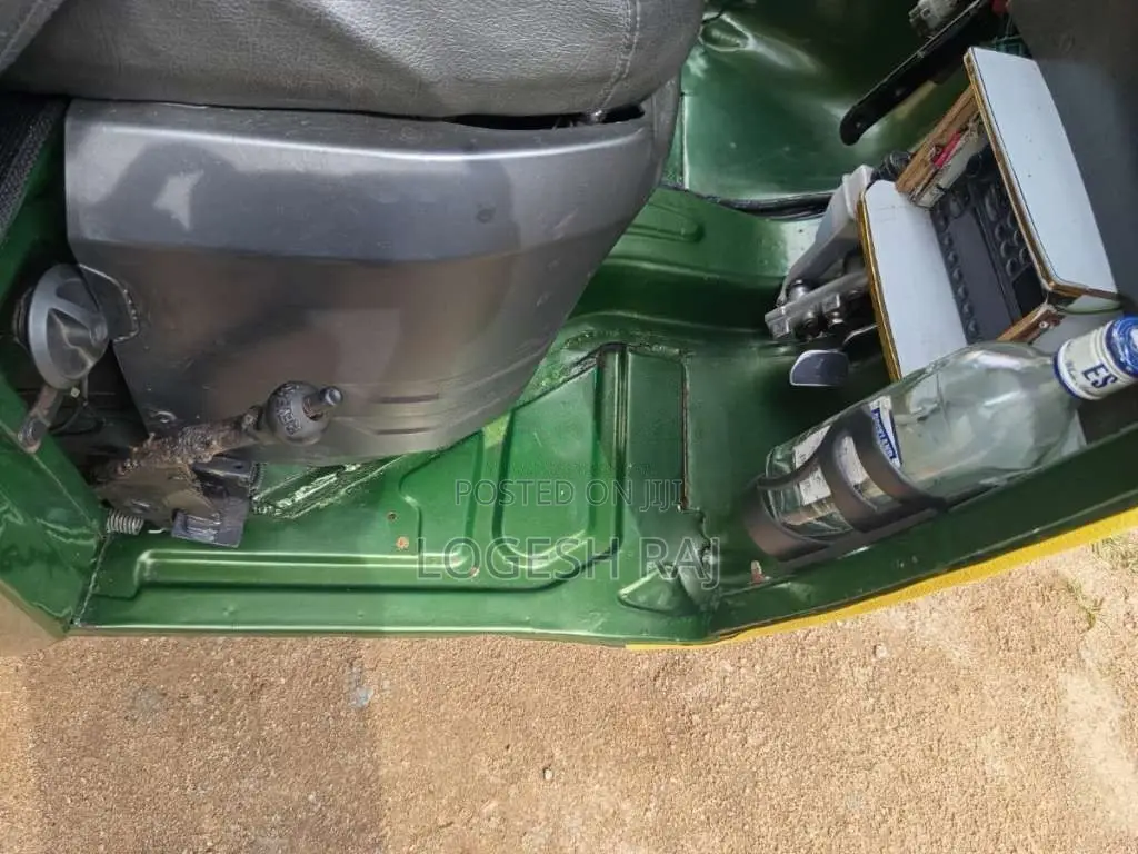 Bajaj 4 Stroke 2015 Three Wheel (Used)