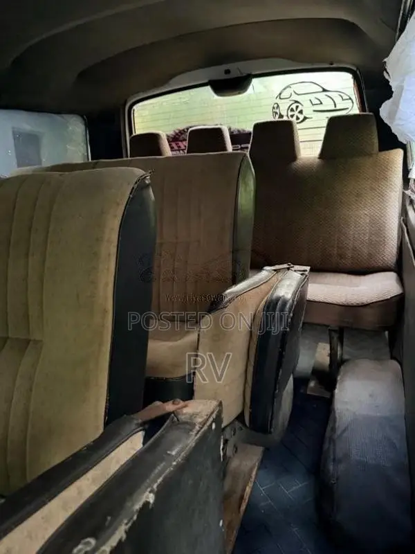 Nissan Vrg 1986 Van (Used)
