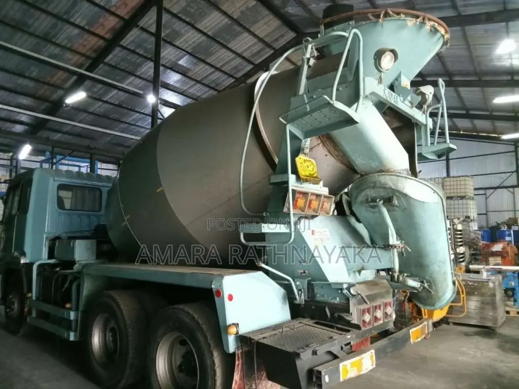HINO CONCRETE MIXER TRUCK 5M3 2001 Lorry (Used)