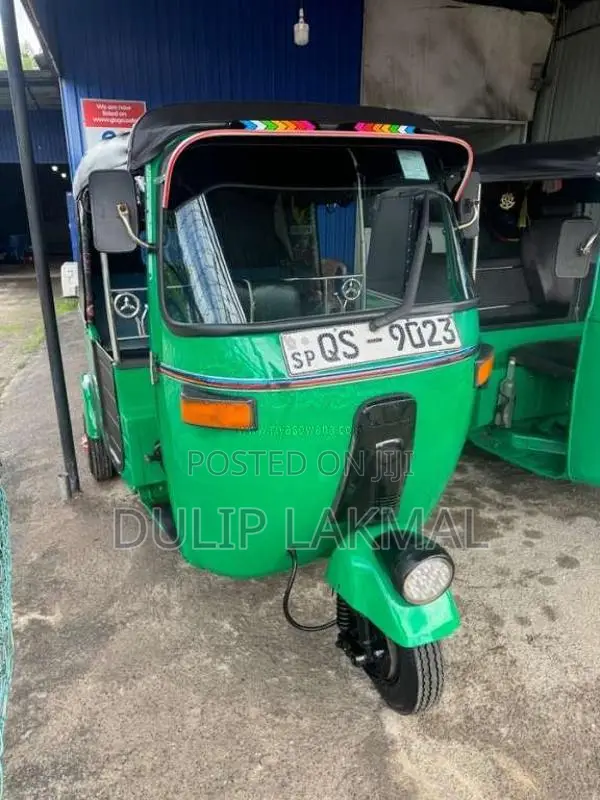 Bajaj 4 Stroke 2009 Three Wheel (Used)