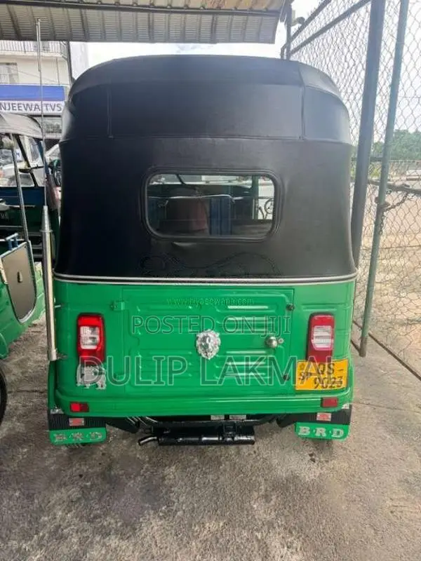 Bajaj 4 Stroke 2009 Three Wheel (Used)