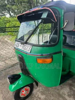 Bajaj 4 Stroke 2009 Three Wheel (Used)