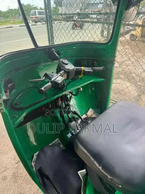 Bajaj 4 Stroke 2009 Three Wheel (Used)