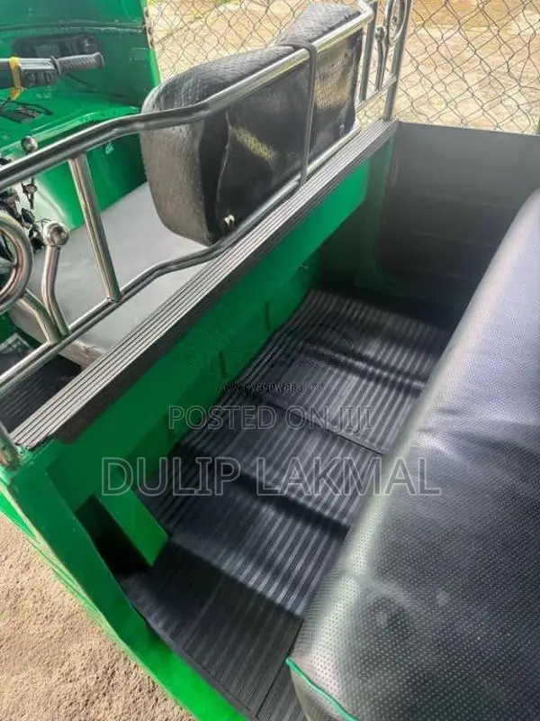 Bajaj 4 Stroke 2009 Three Wheel (Used)