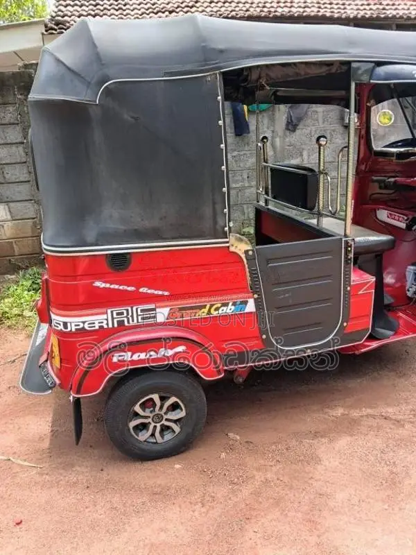 Bajaj RE 2 Stroke 2004 Three Wheel (Used)