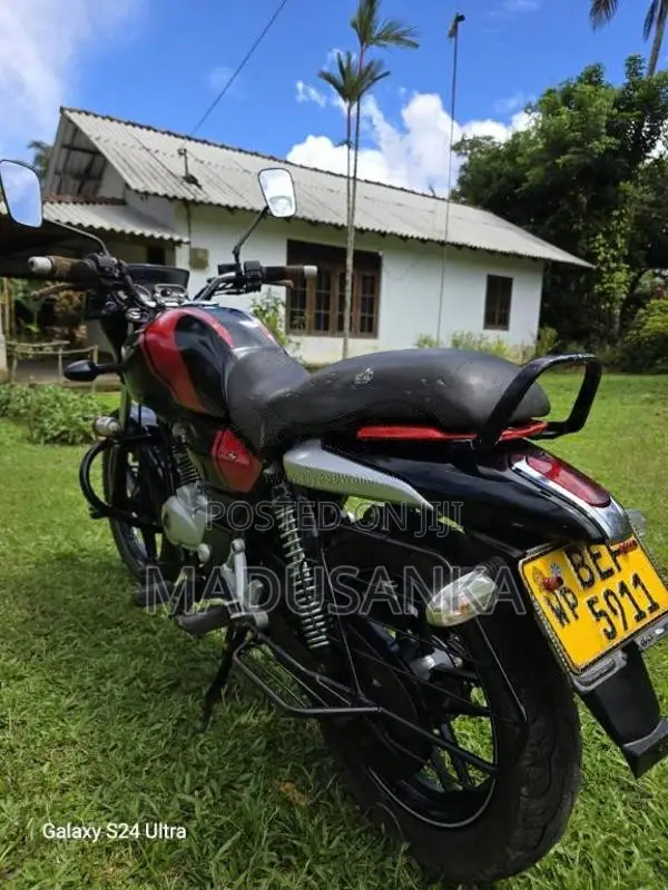 Bajaj V15 2016 Motorbike (Used)