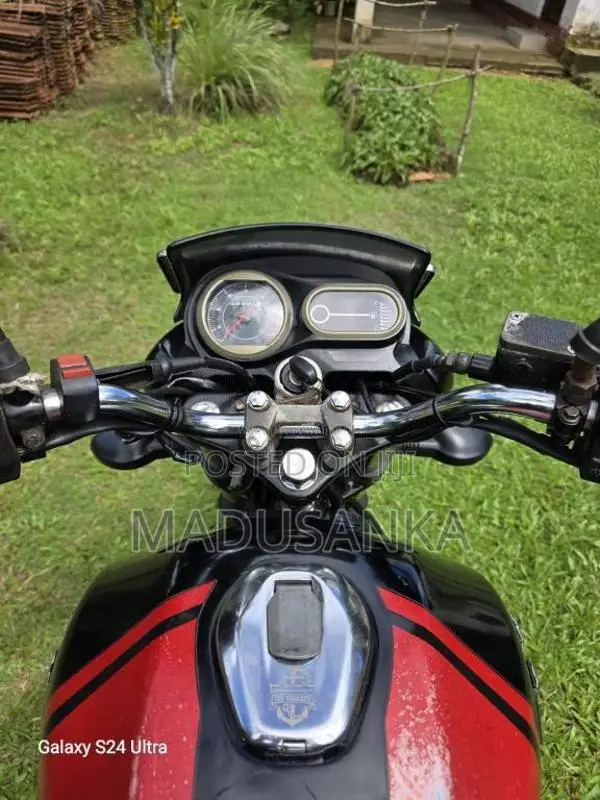 Bajaj V15 2016 Motorbike (Used)