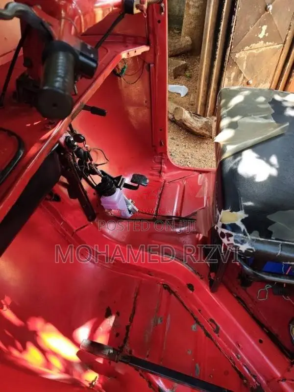 Bajaj RE 2006 Three Wheel (Used)