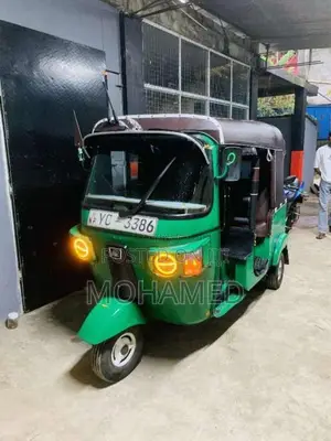 Bajaj 4 stroke 2011 Three Wheel (Used)