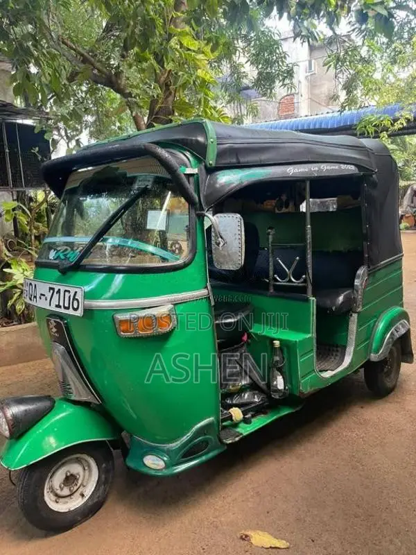 Bajaj 2 stroke 2005 Three Wheel (Used)