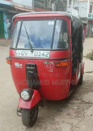 Bajaj 4 Stroke 2009 Three Wheel (Used)
