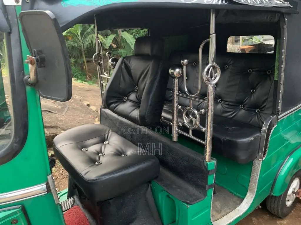Bajaj RE 205 2012 Three Wheel (Used)