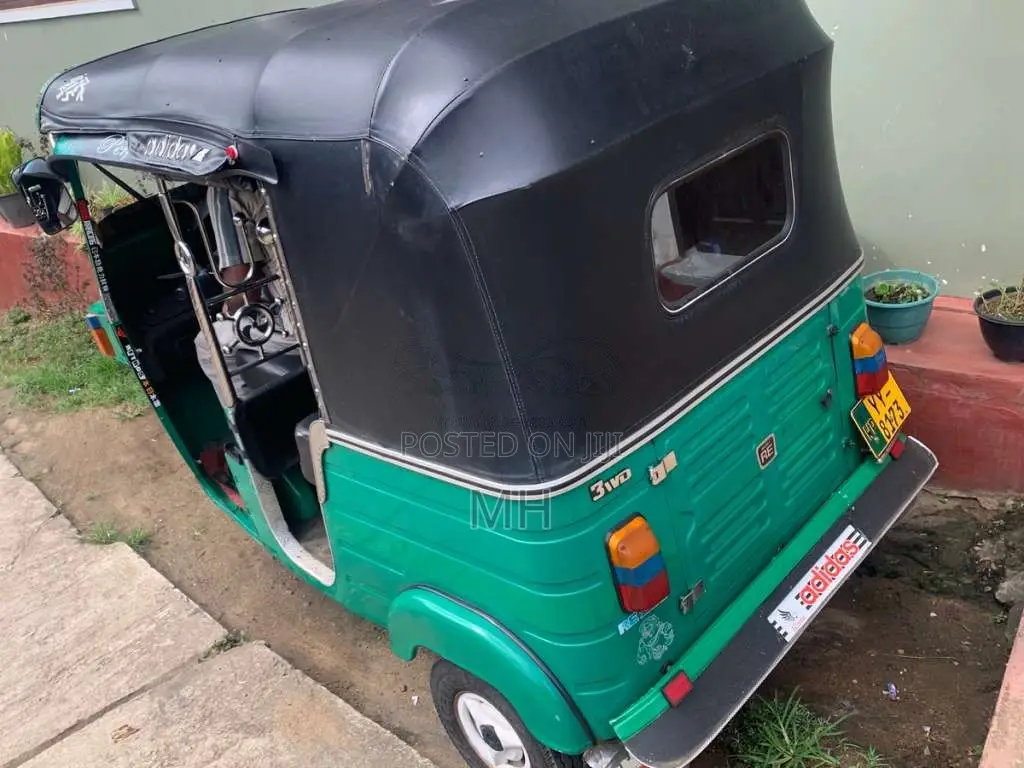 Bajaj RE 205 2012 Three Wheel (Used)