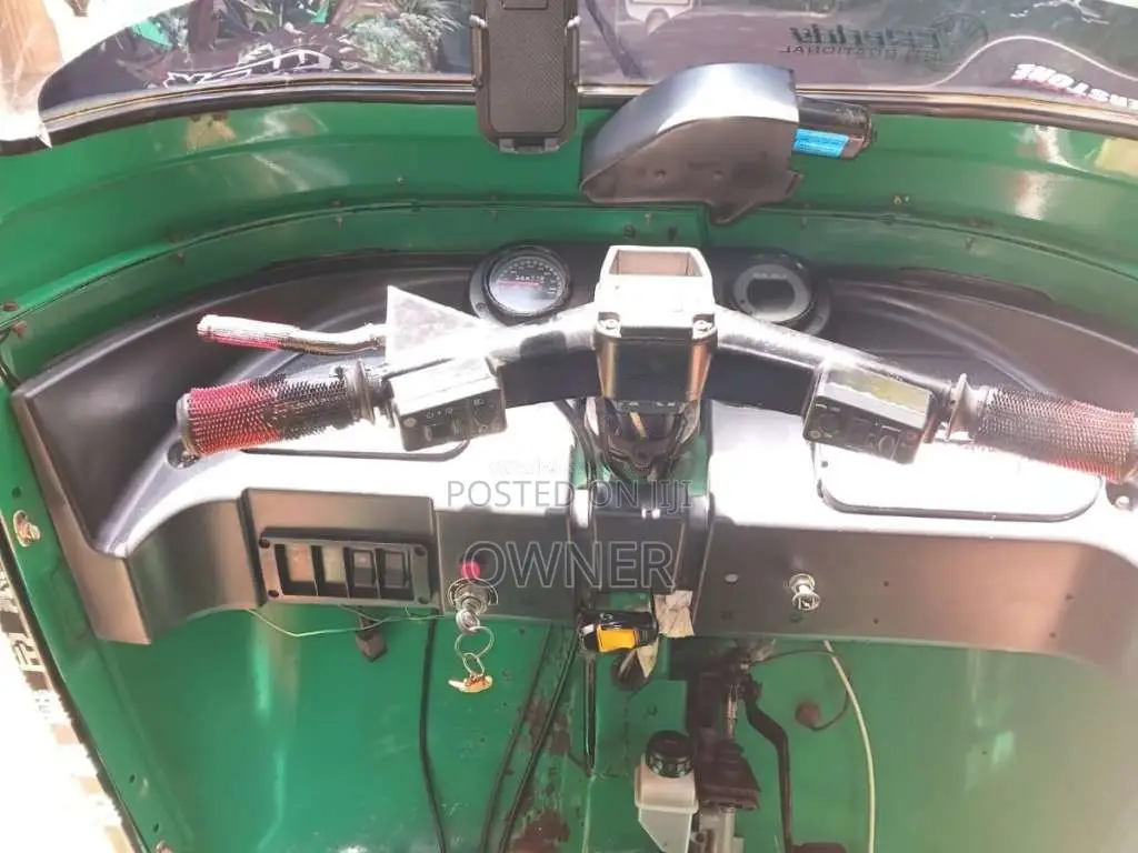 Bajaj RE 4 Stroke 2010 Three Wheel (Used)