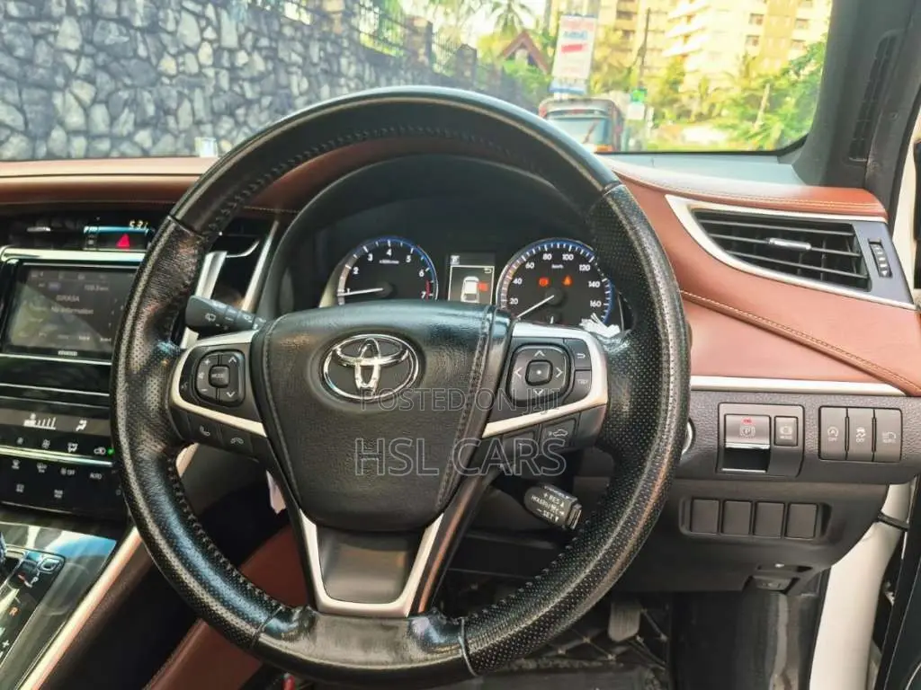 Toyota Harrier Premium 2017 SUV (Used)