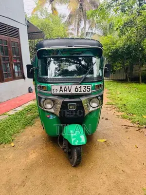 Bajaj 4 Stroke 2014 Three Wheel (Used)