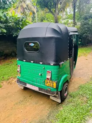Bajaj 4 Stroke 2014 Three Wheel (Used)