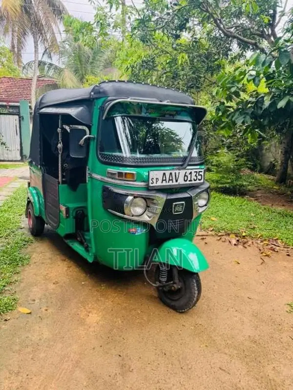 Bajaj 4 Stroke 2014 Three Wheel (Used)