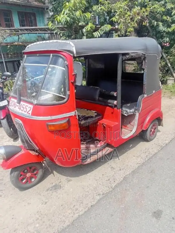 Bajaj RE 1999 Three Wheel (Used)