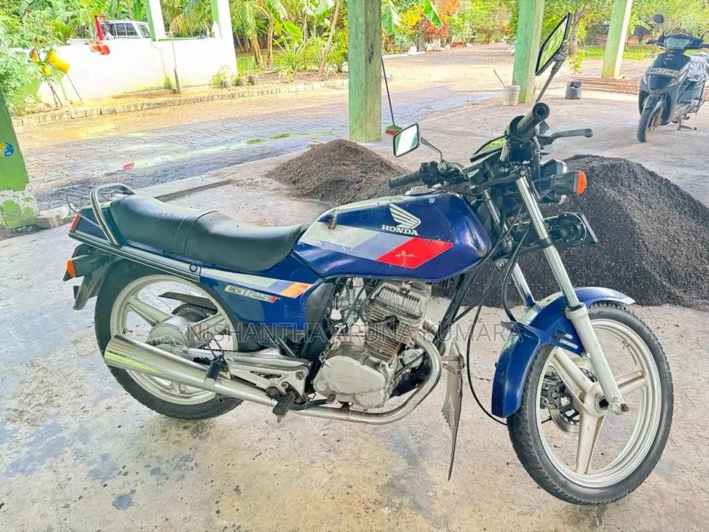 Honda CB 125 Deluxe 2002 Motorbike (Used)