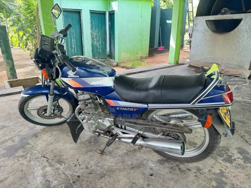 Honda CB 125 Deluxe 2002 Motorbike (Used)
