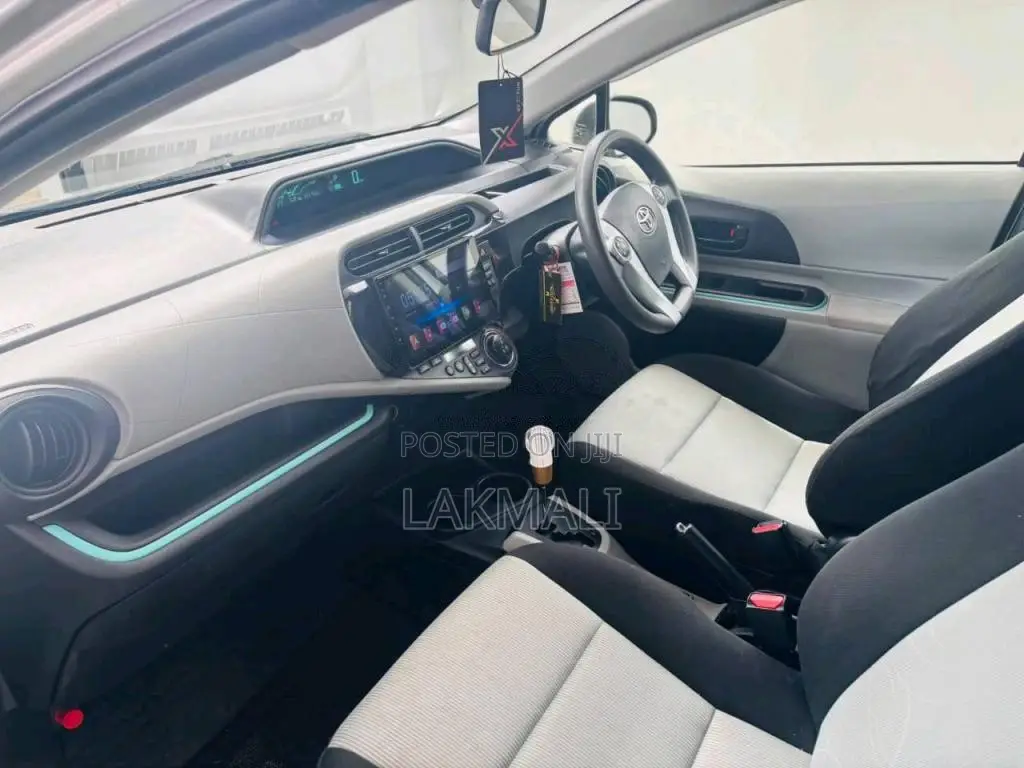 Toyota Aqua 2012 Car (Used)