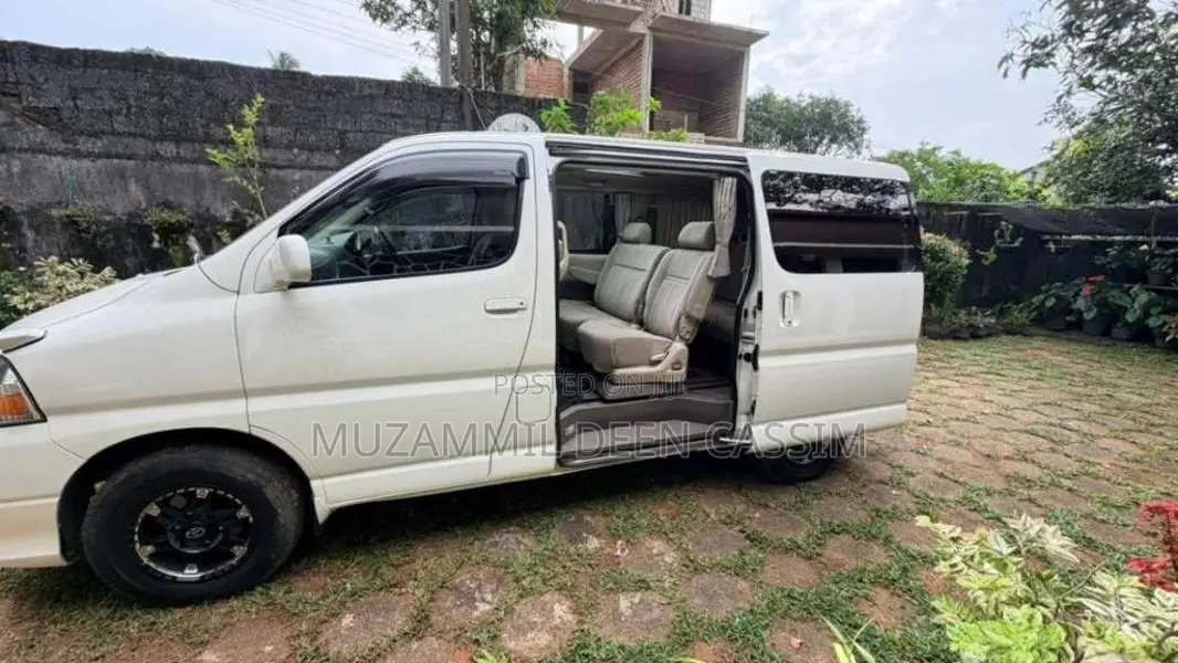 Toyota HIACE 2007 Van (Used)