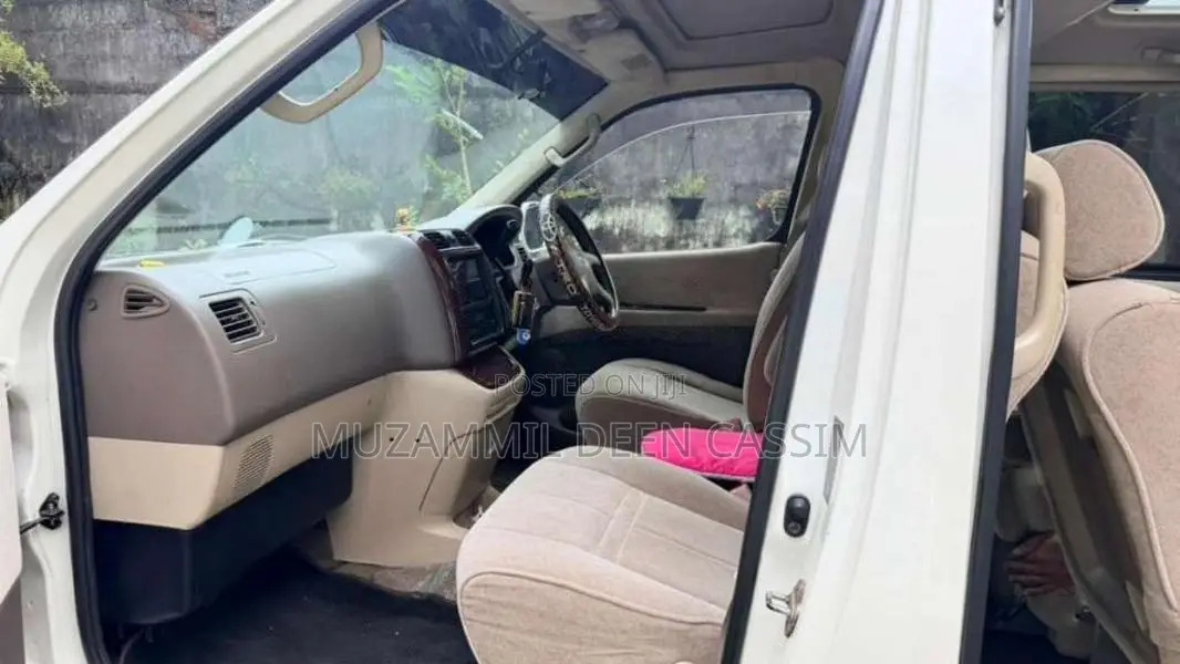 Toyota HIACE 2007 Van (Used)