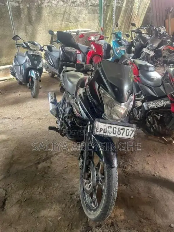 Bajaj DISCOVER 150 2015 Motorbike (Used)