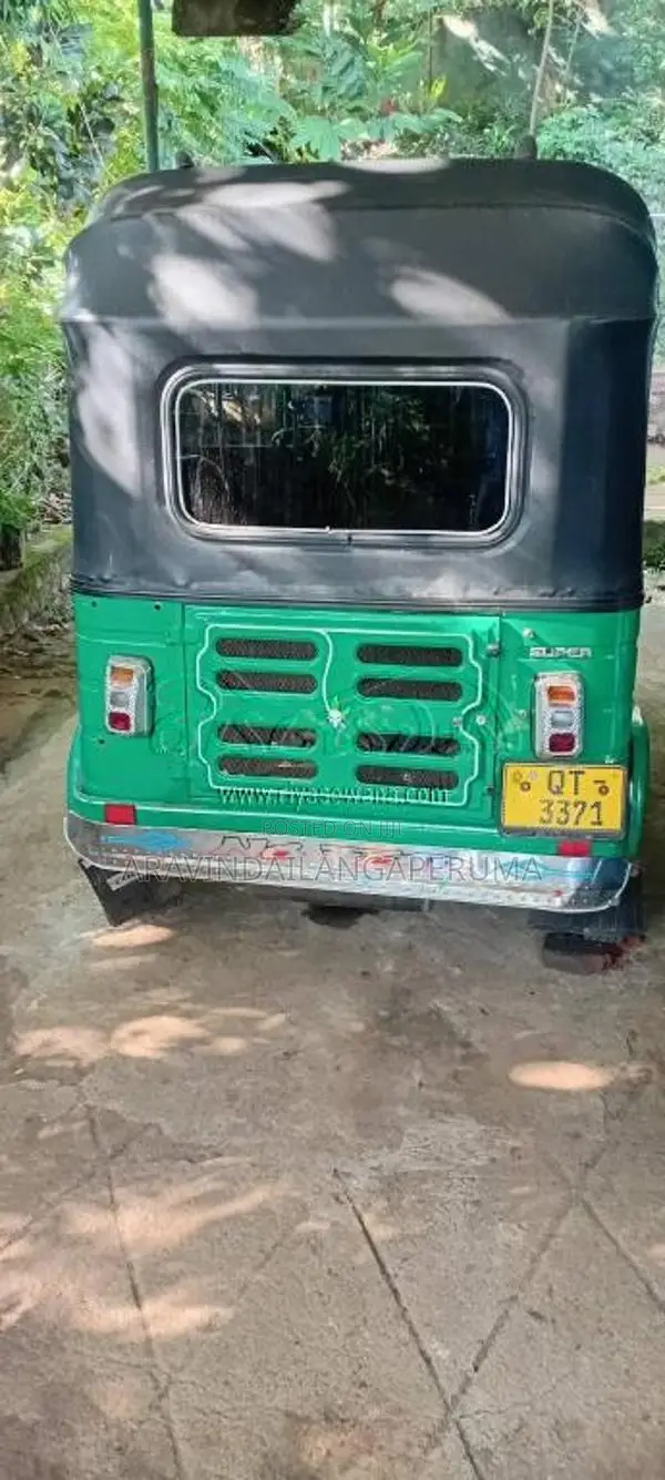Bajaj 4 stroke 2009 Three Wheel (Used)