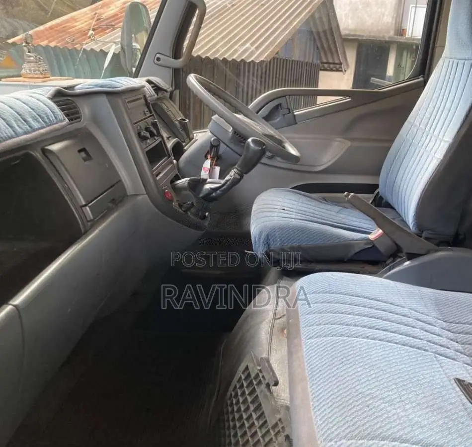 Mitsubishi Canter 2011 Lorry (Used)