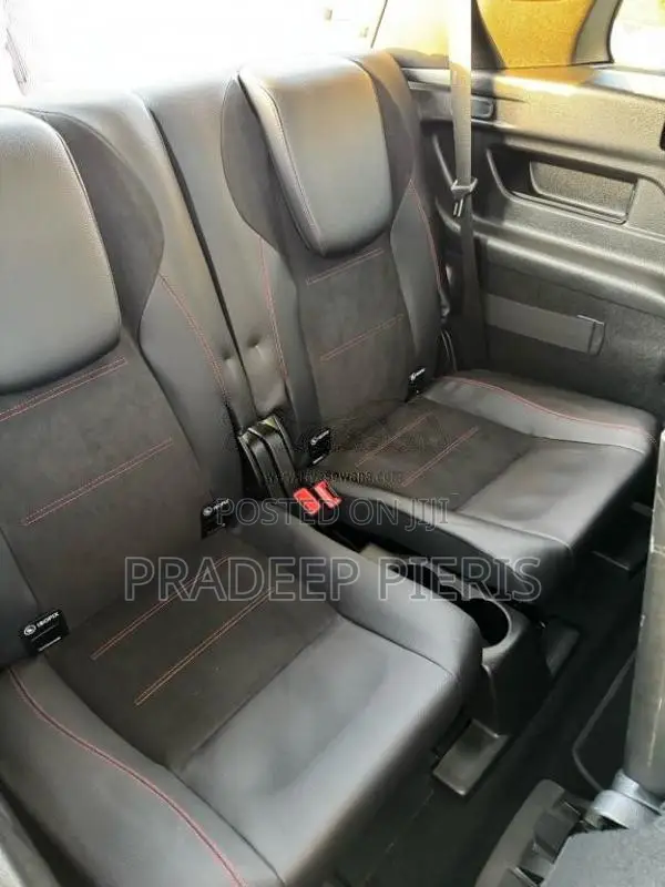 Mercedes-Benz GLB200 AMGLINE PREMIUM PLUS 2020 SUV (Used)