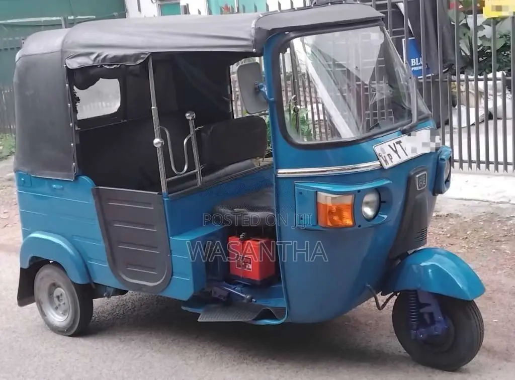 Bajaj RE 205 2011 Three Wheel (Used)