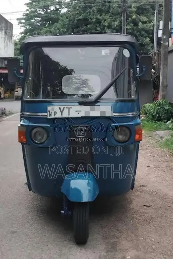 Bajaj RE 205 2011 Three Wheel (Used)