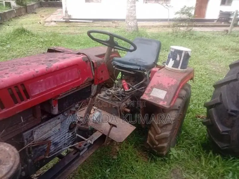 Massey-Ferguson 135 2006 Tractor (Used)